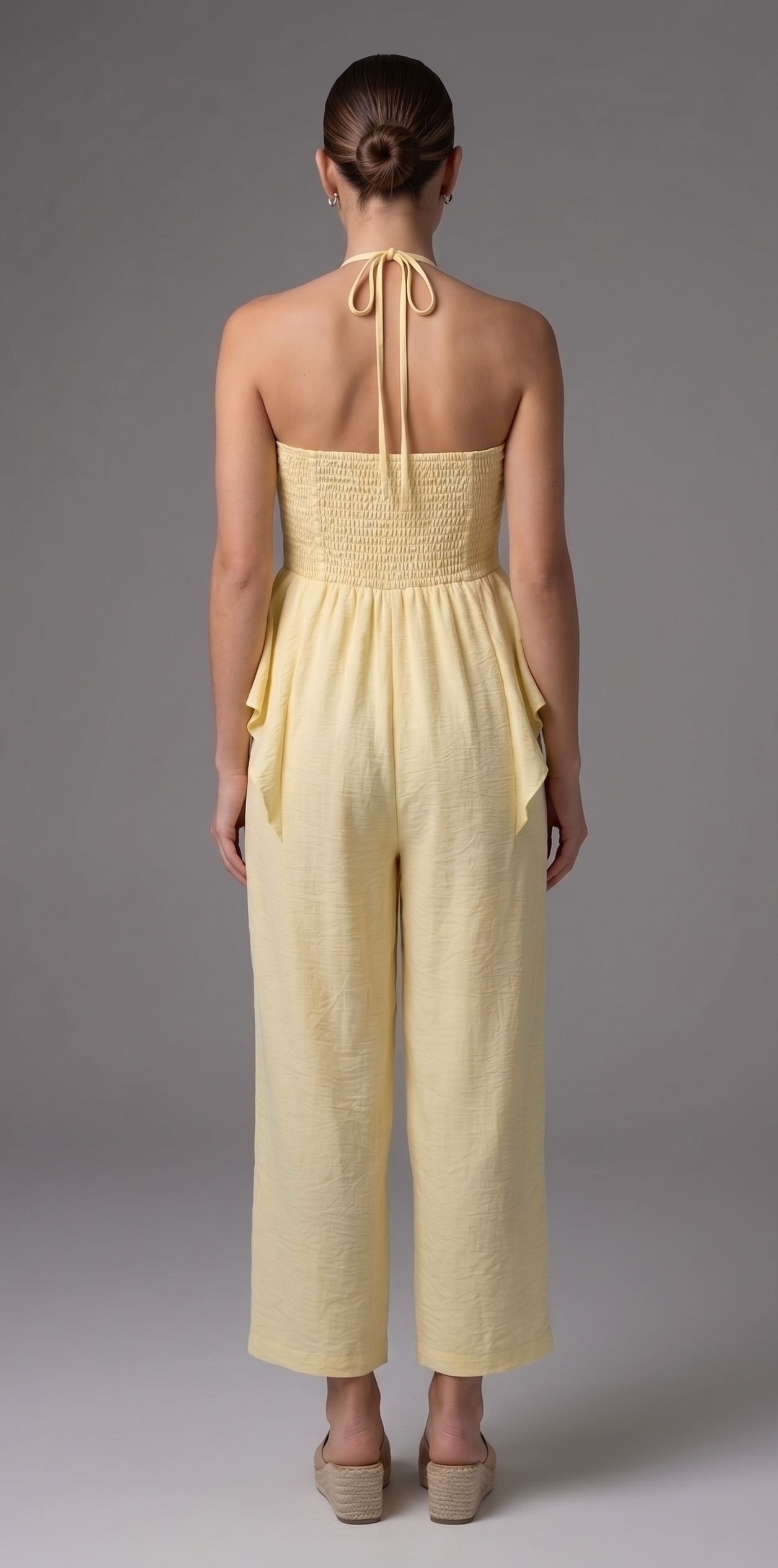 Mono halter de pierna ancha con volante