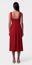 Vestido midi fruncido con tirantes y hebillas