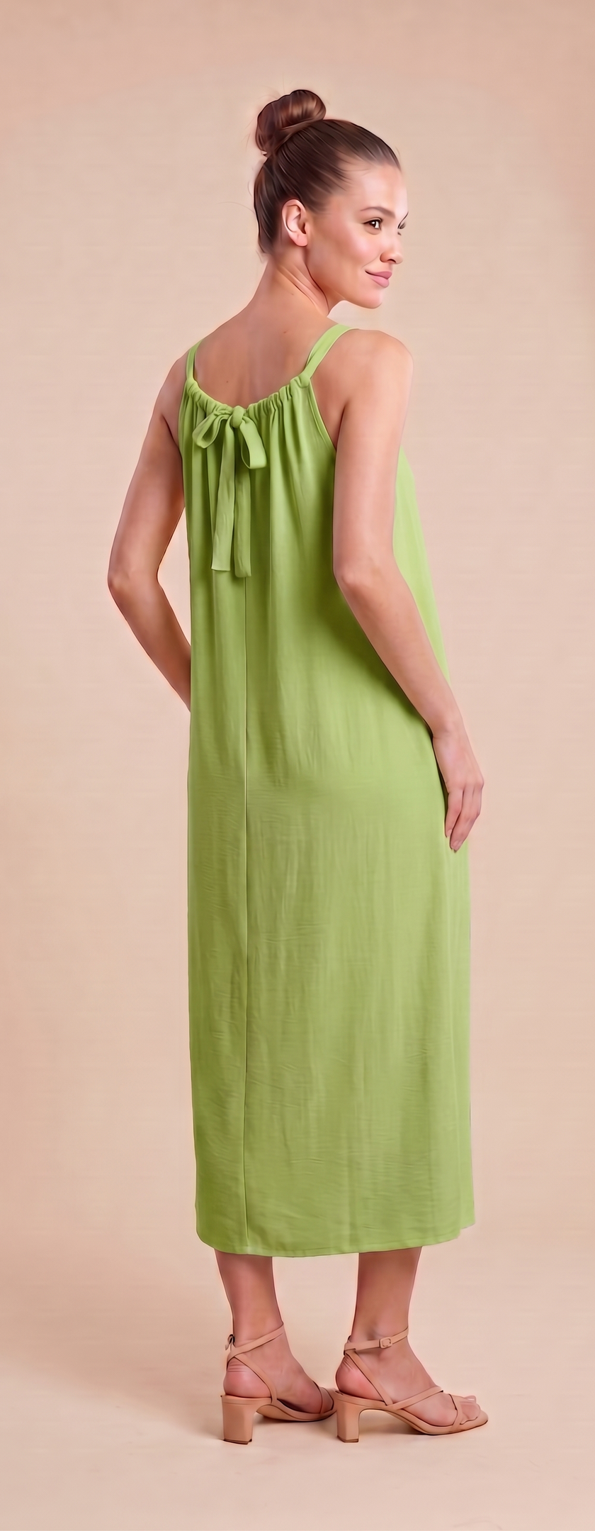 Vestido midi fluido con lazada trasera